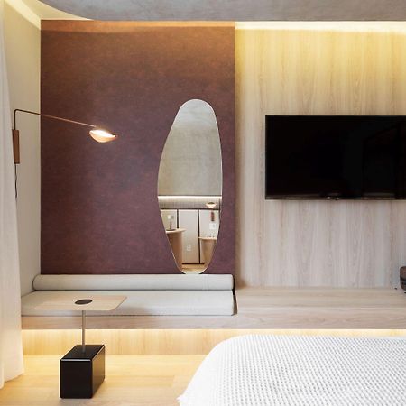 Qoya Hotel Curitiba, Curio Collection By Hilton Экстерьер фото A room at the hotel