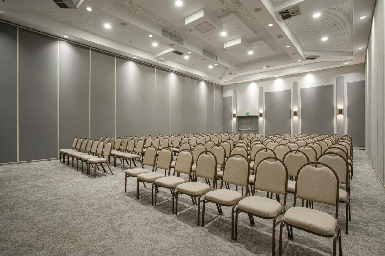 Qoya Hotel Curitiba, Curio Collection By Hilton Экстерьер фото The ballroom